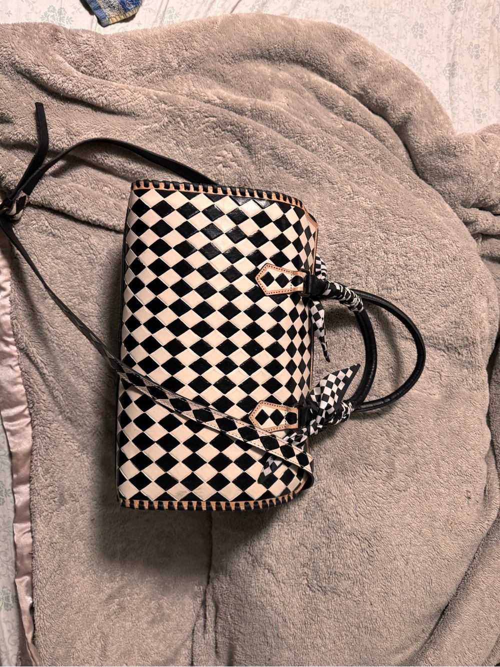 Large checkered speedy